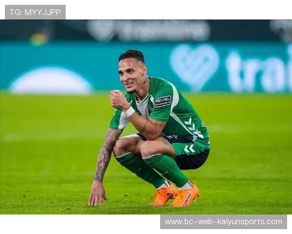 曼联弃将成西甲火爆攻击手，安东尼2射1传获本轮唯一满分，安东尼泰勒执法曼联的比赛