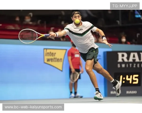 网球高手的回球线路美得像书法